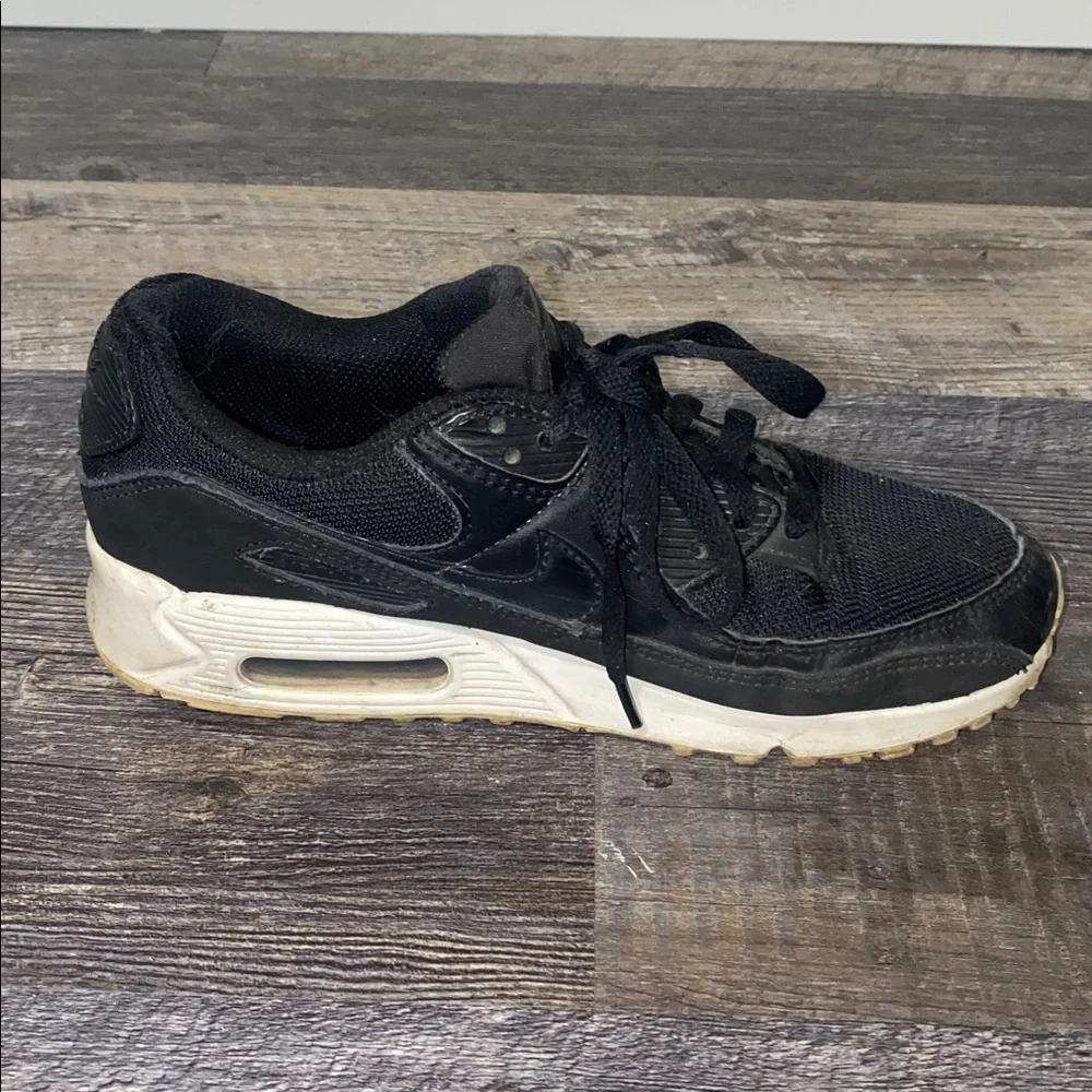 Black Nike Air Max Sneakers - Picture 3 of 4